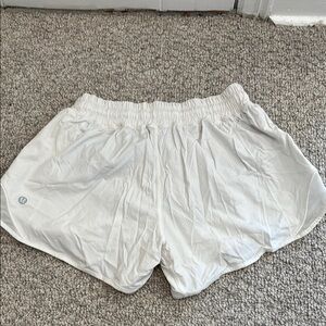 Lulu Lemon Hotty Hot White sz 4.